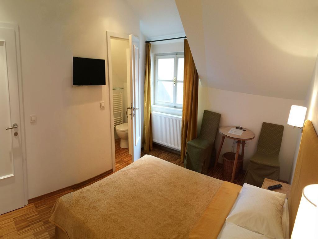B&B Petra Varl Accommodation Ljubljana Exterior photo