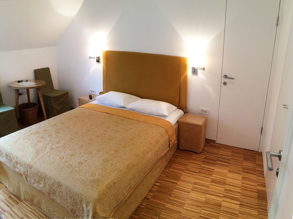 B&B Petra Varl Accommodation Ljubljana Exterior photo